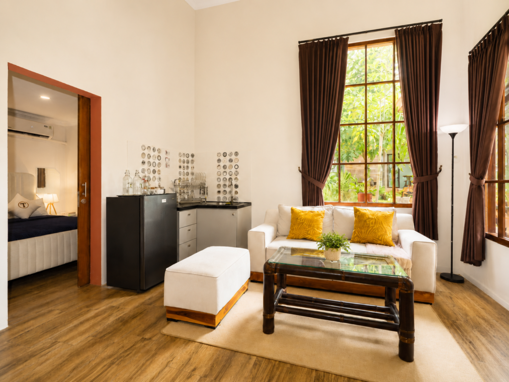 Ruang keluarga Cottage Rindang